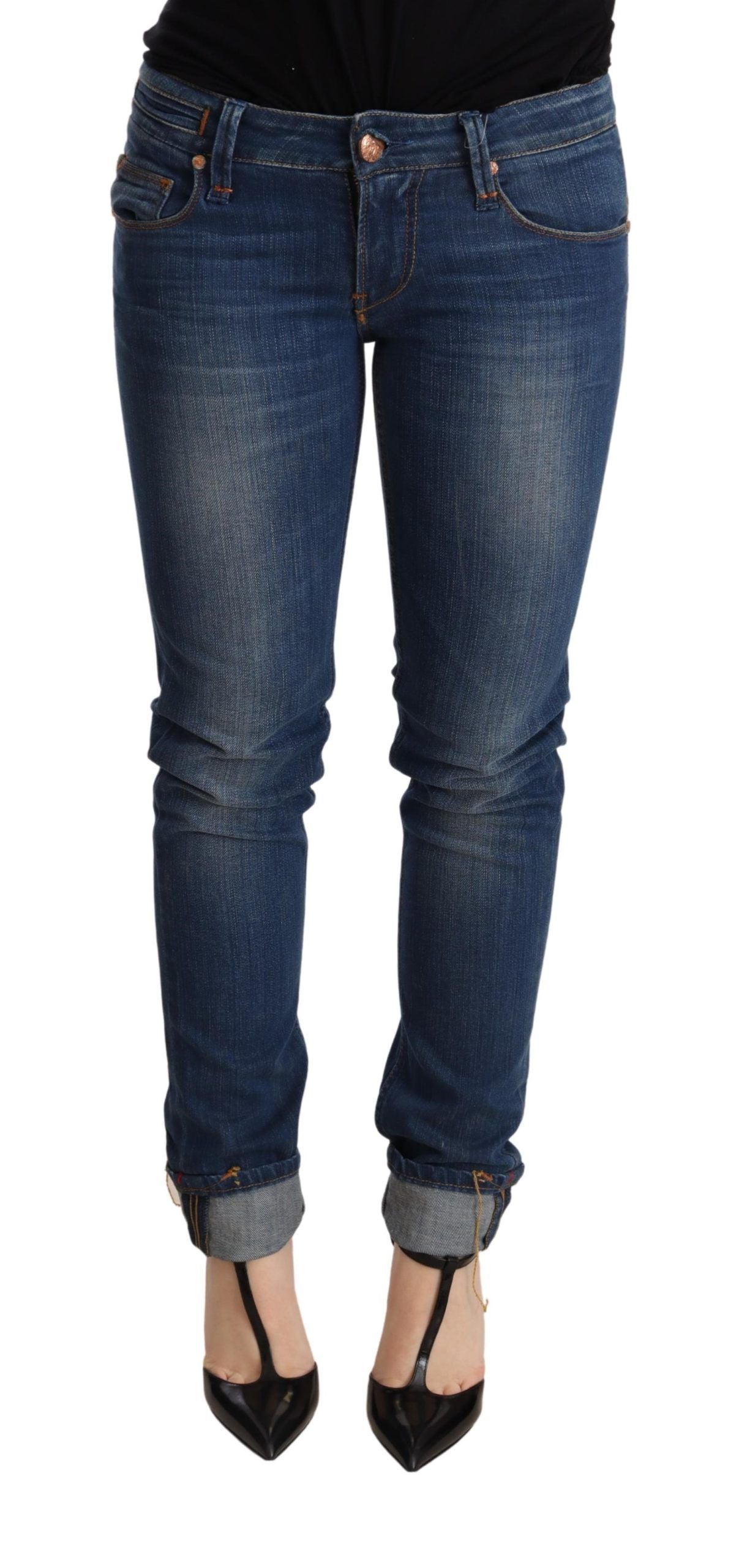 Acht Blau gewaschene Skinny Denim-Jeans mit niedriger Taille