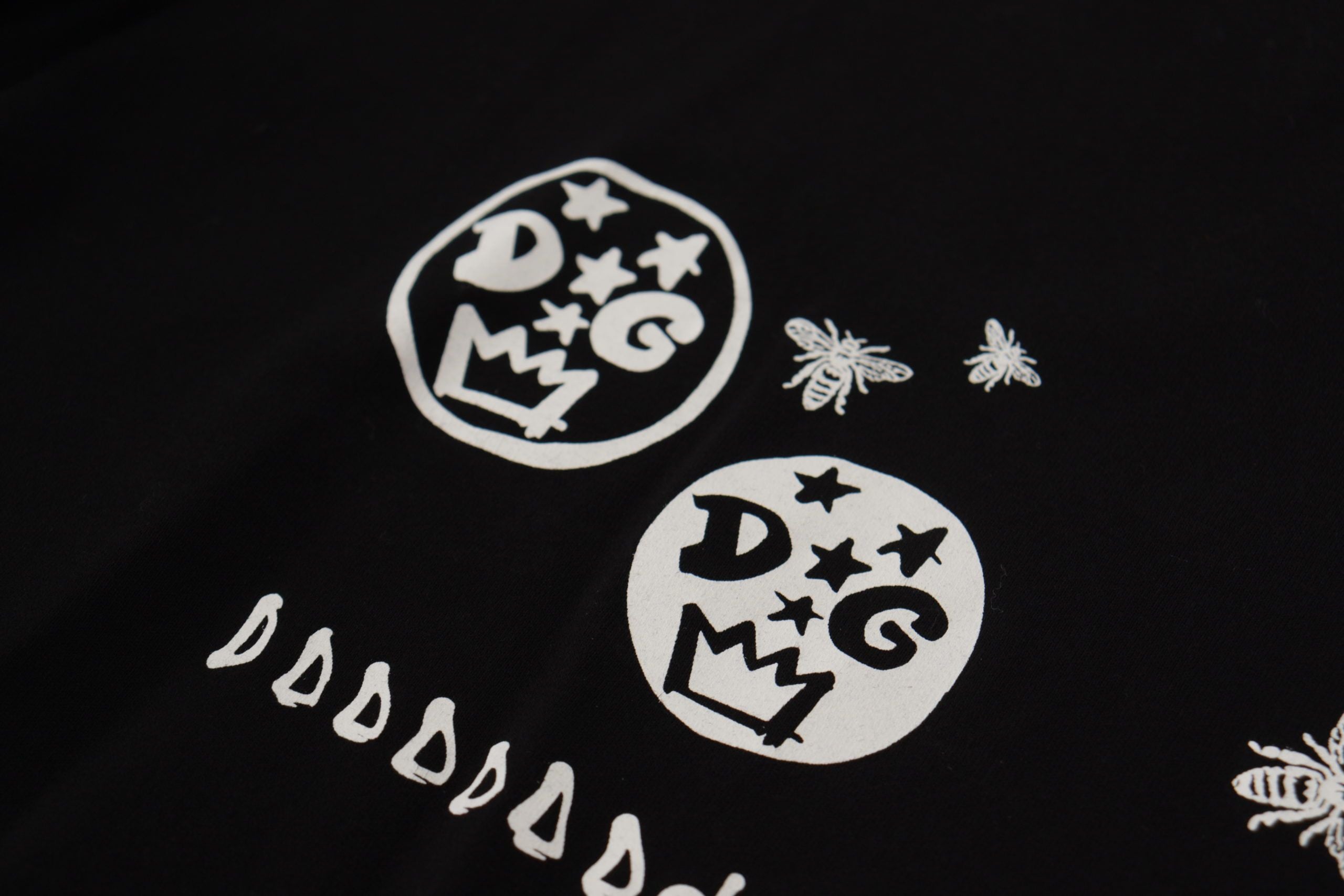 Dolce & Gabbana Schwarzes Logo-Motiv-T-Shirt mit Rundhalsausschnitt aus Baumwolle