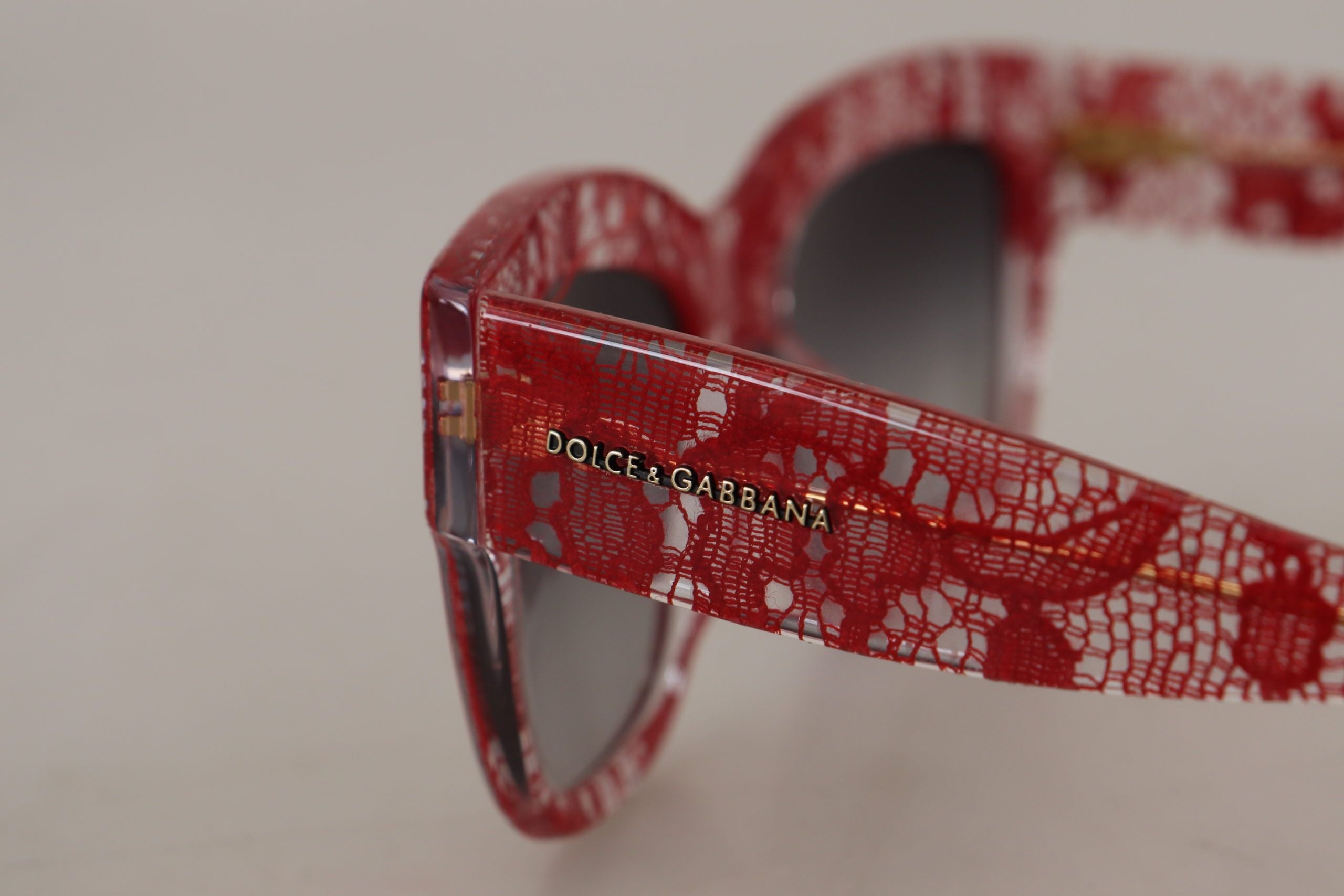 Dolce & Gabbana Rote Spitze Acetat Rechteck Shades DG4231F Sonnenbrille