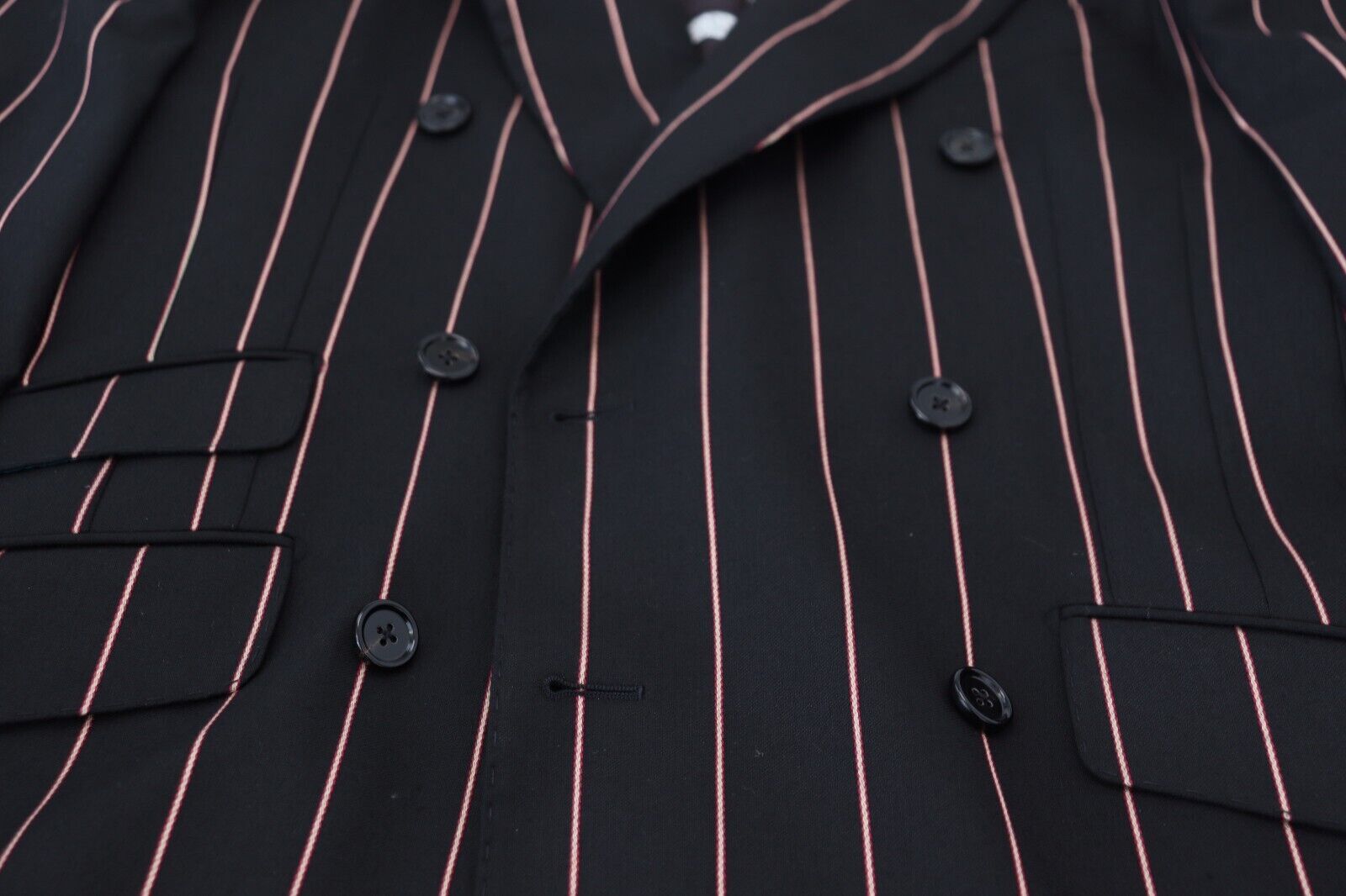 Dolce & Gabbana Schwarzer gestreifter Viskose-Blazer mit zwei Brüsten