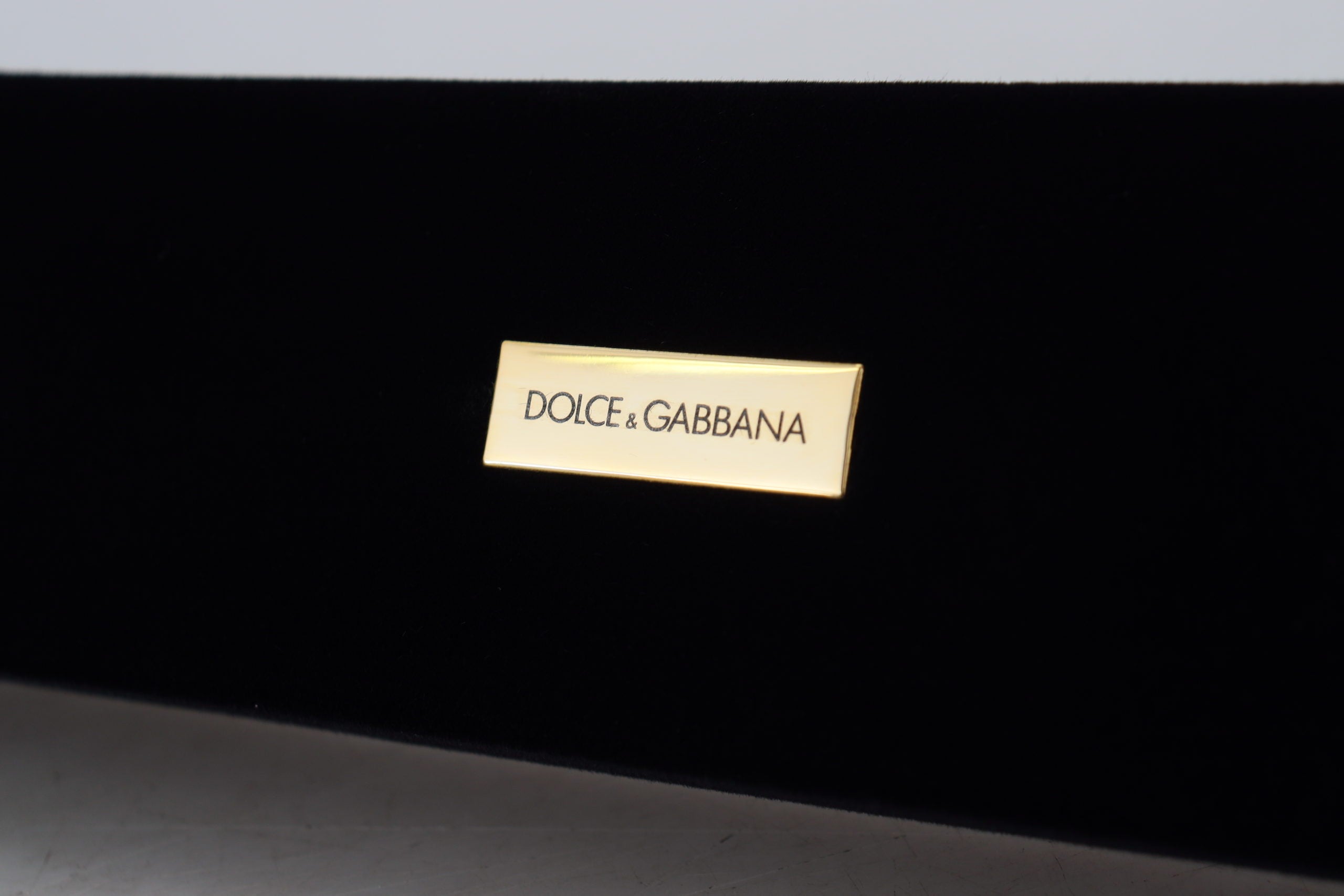Dolce & Gabbana Schwarzer Samt Logo Plaque Lagerung Armband Schmuck-Box