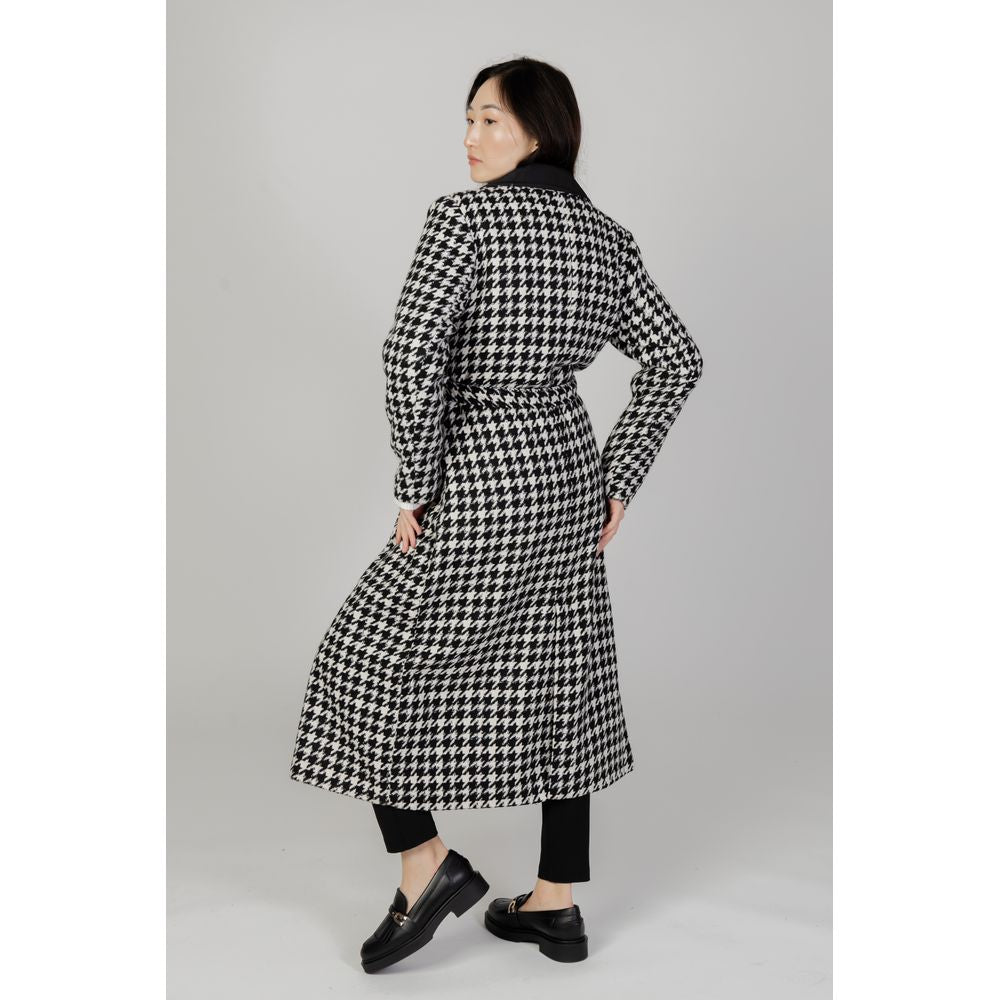 Sadece Siyah Polyester Ceketler ve Montlar