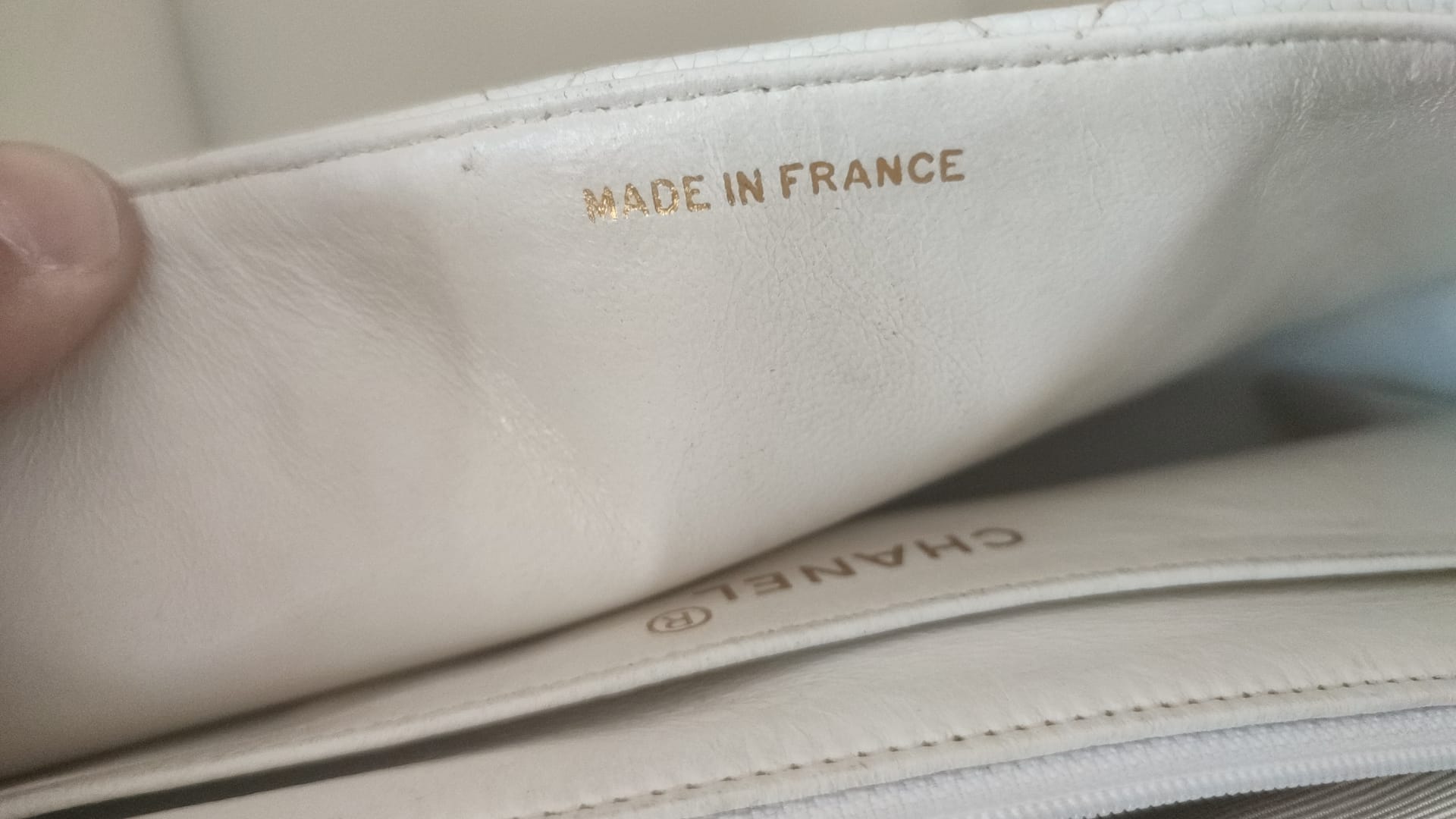 Chanel Weiß Medium Klassisch DIANA Umhängetasche Vergoldetes Portemonnaie