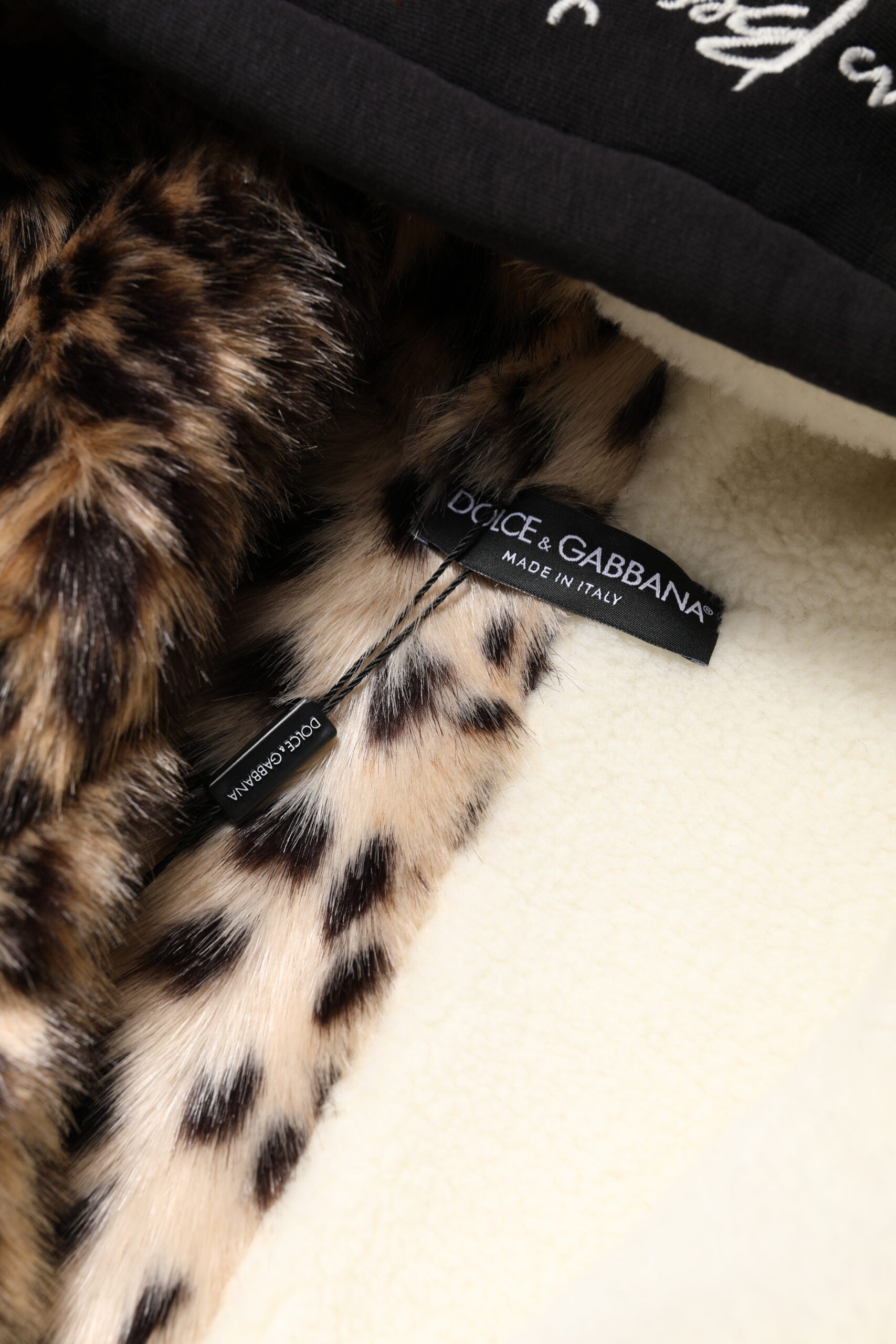 Dolce &amp; Gabbana Siyah işlemeli kapüşonlu fermuarlı ceket