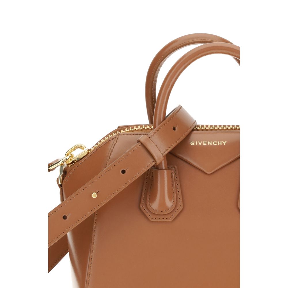 Givenchy Handtasche aus braunem Kalbsleder Bos Taurus